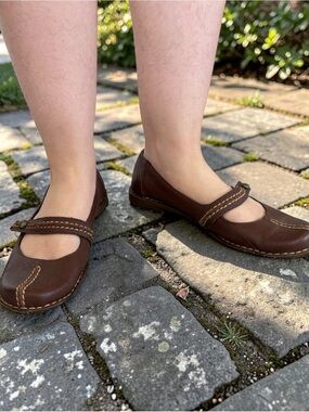 Vtg Naturalizer Brown Mary Jane Leather Flats Size 9